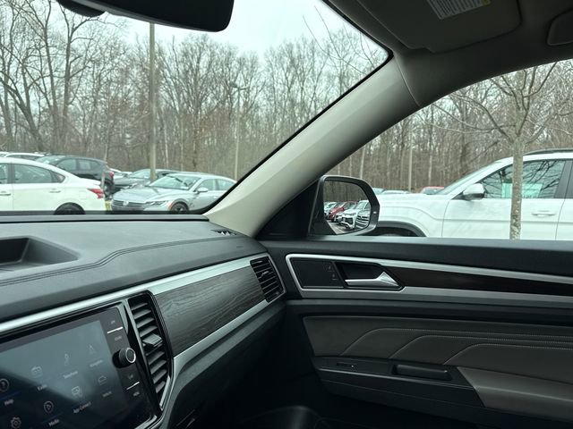 Certified 2023 Volkswagen Atlas SE w/ Black Wheel Package image 23