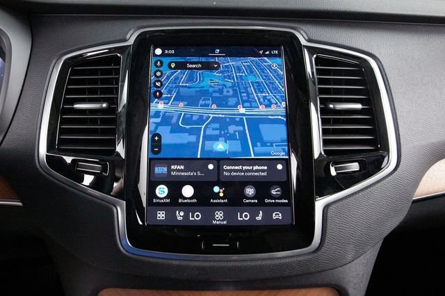 Certified 2025 Volvo XC90 B6 Plus w/ Protection Package Premier AWD/4WD image 14