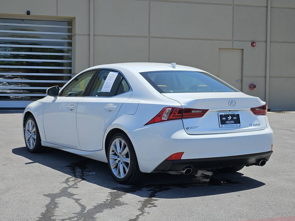 Used 2016 Lexus IS 200t RWD image 3