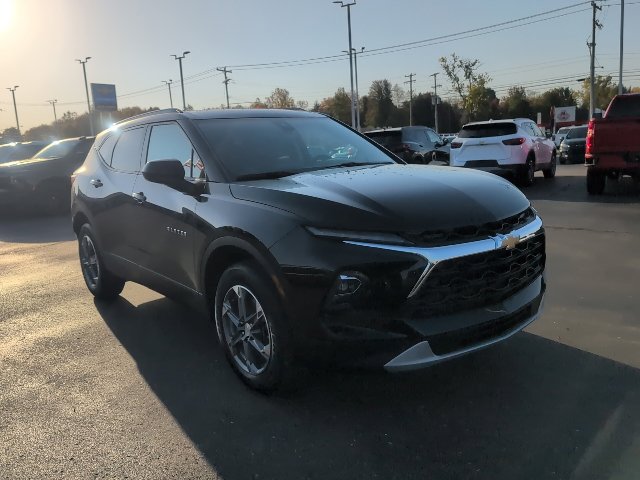 Used 2024 Chevrolet Blazer LT w/ Convenience Package FWD image 9