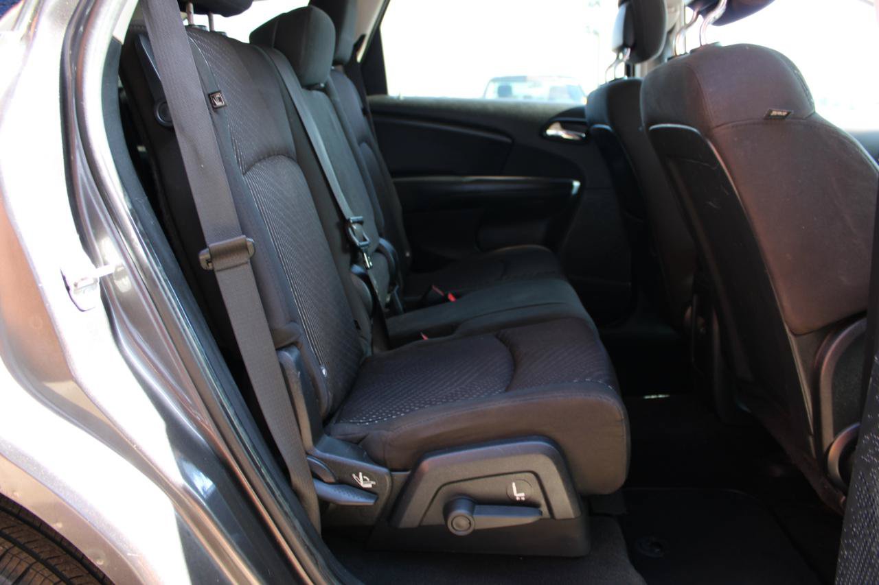 Used 2016 Dodge Journey SXT w/ Comfort/Convenience Group FWD image 41