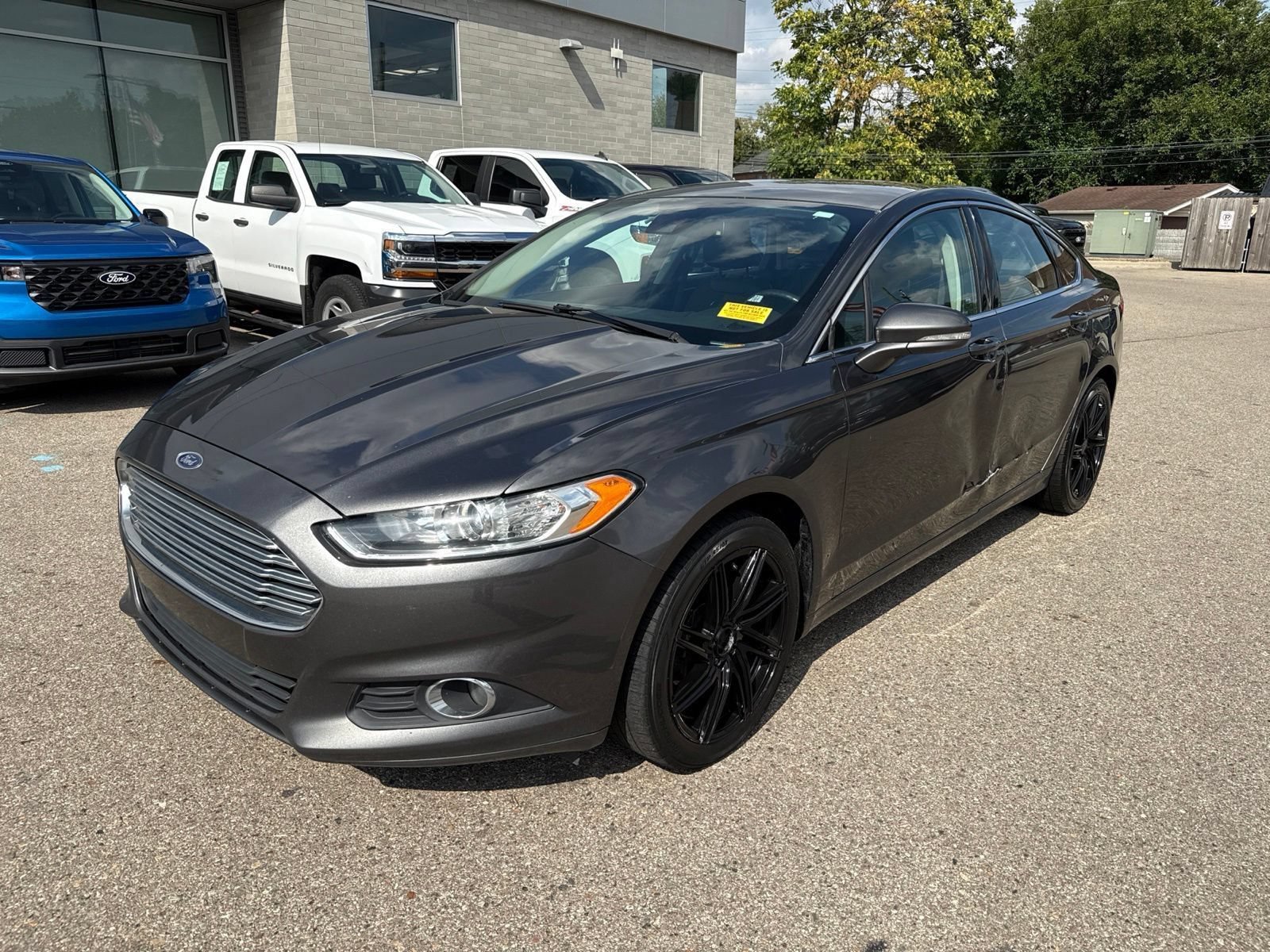 Used 2015 Ford Fusion SE w/ Equipment Group 202A FWD image 11