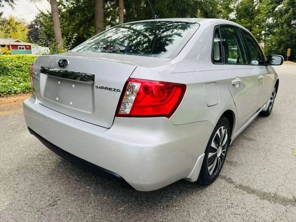 Used 2011 Subaru Impreza 2.5i image 5
