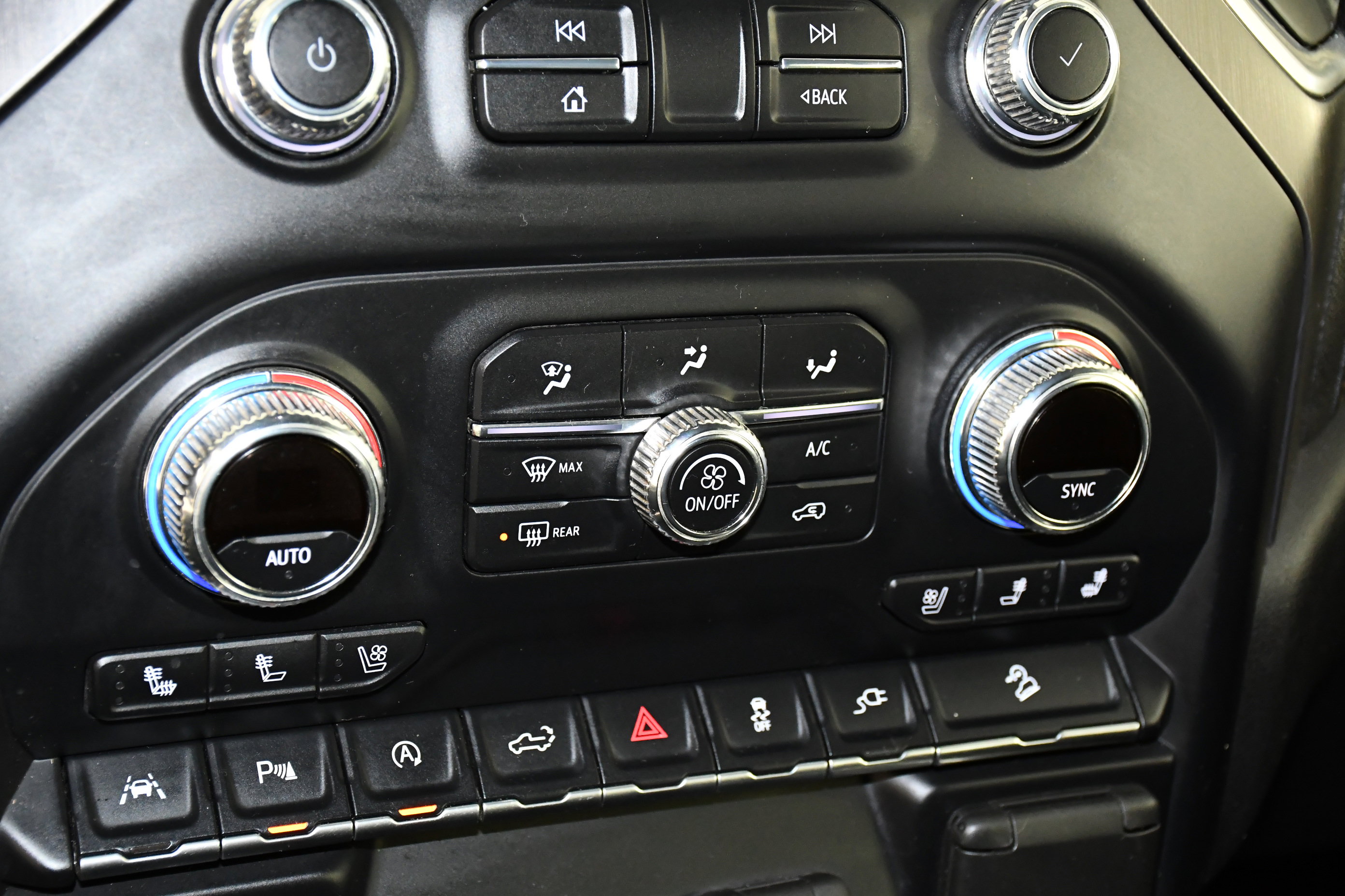 Used 2020 GMC Sierra 1500 AT4 w/ Technology Package image 31