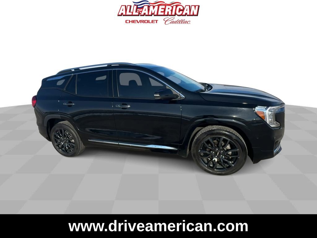 Used 2022 GMC Terrain Denali w/ Black Diamond Edition image 3