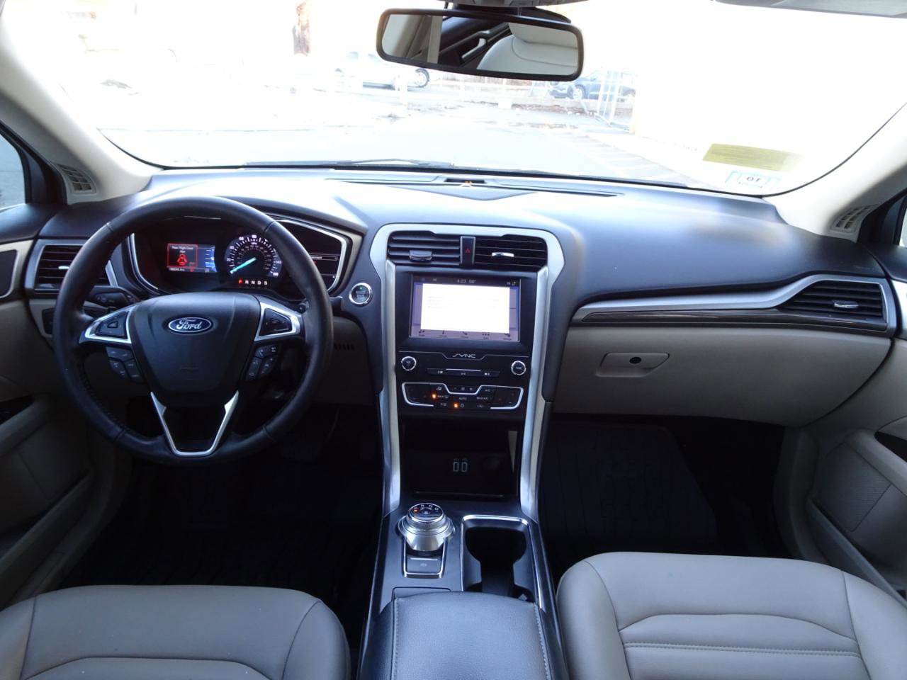 Used 2019 Ford Fusion SEL image 15