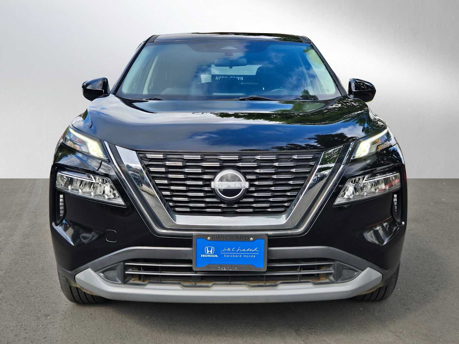 Used 2023 Nissan Rogue SV FWD image 8