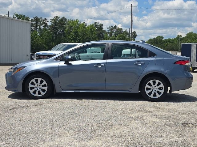 Used 2026 Toyota Corolla LE FWD image 2
