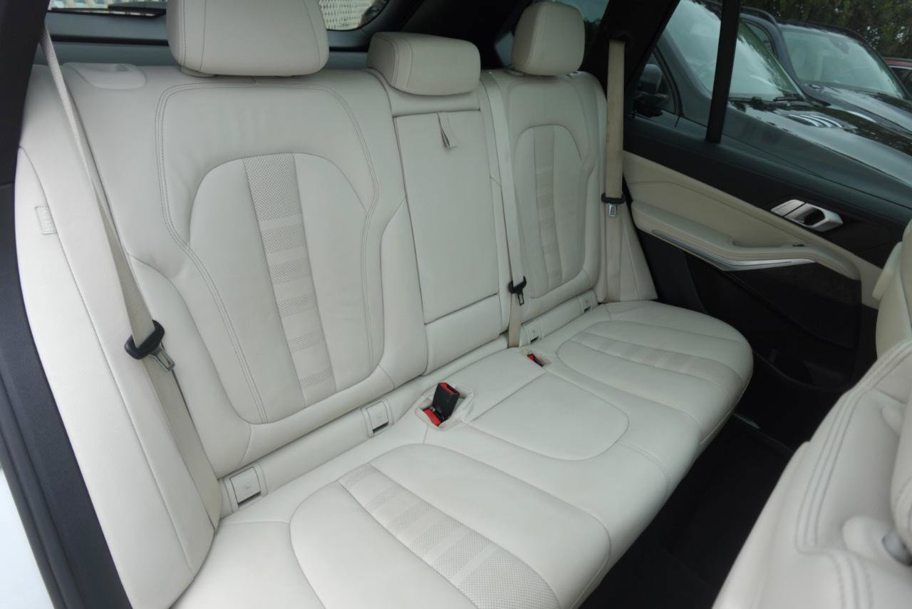 Used 2022 BMW X5 xDrive40i w/ M Sport Package AWD/4WD image 19