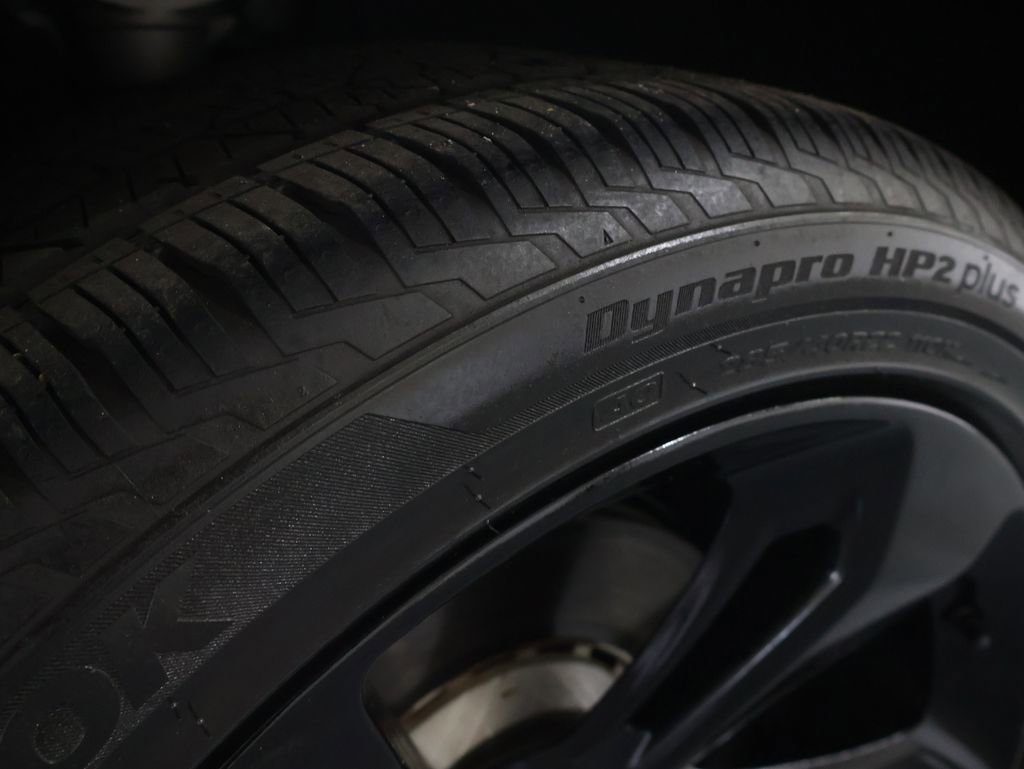 Used 2019 Bentley Bentayga image 37