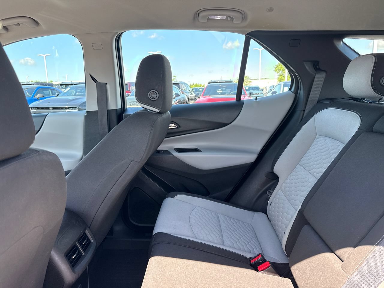 Used 2020 Chevrolet Equinox LS AWD/4WD image 13