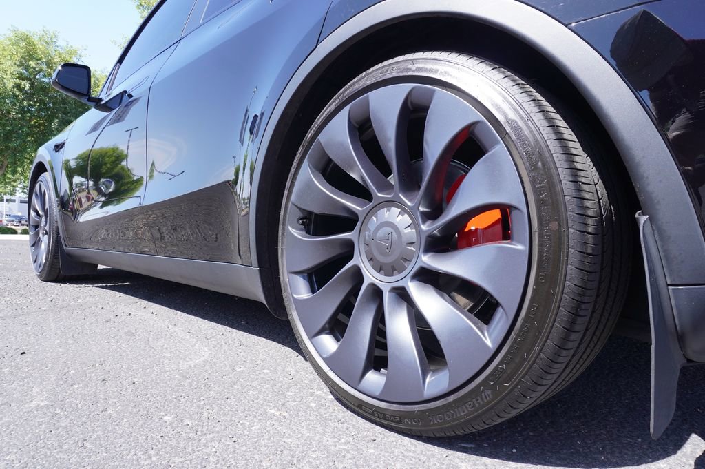 Used 2024 Tesla Model Y Performance AWD/4WD image 8