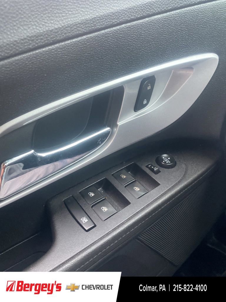 Used 2017 Chevrolet Equinox LS image 31