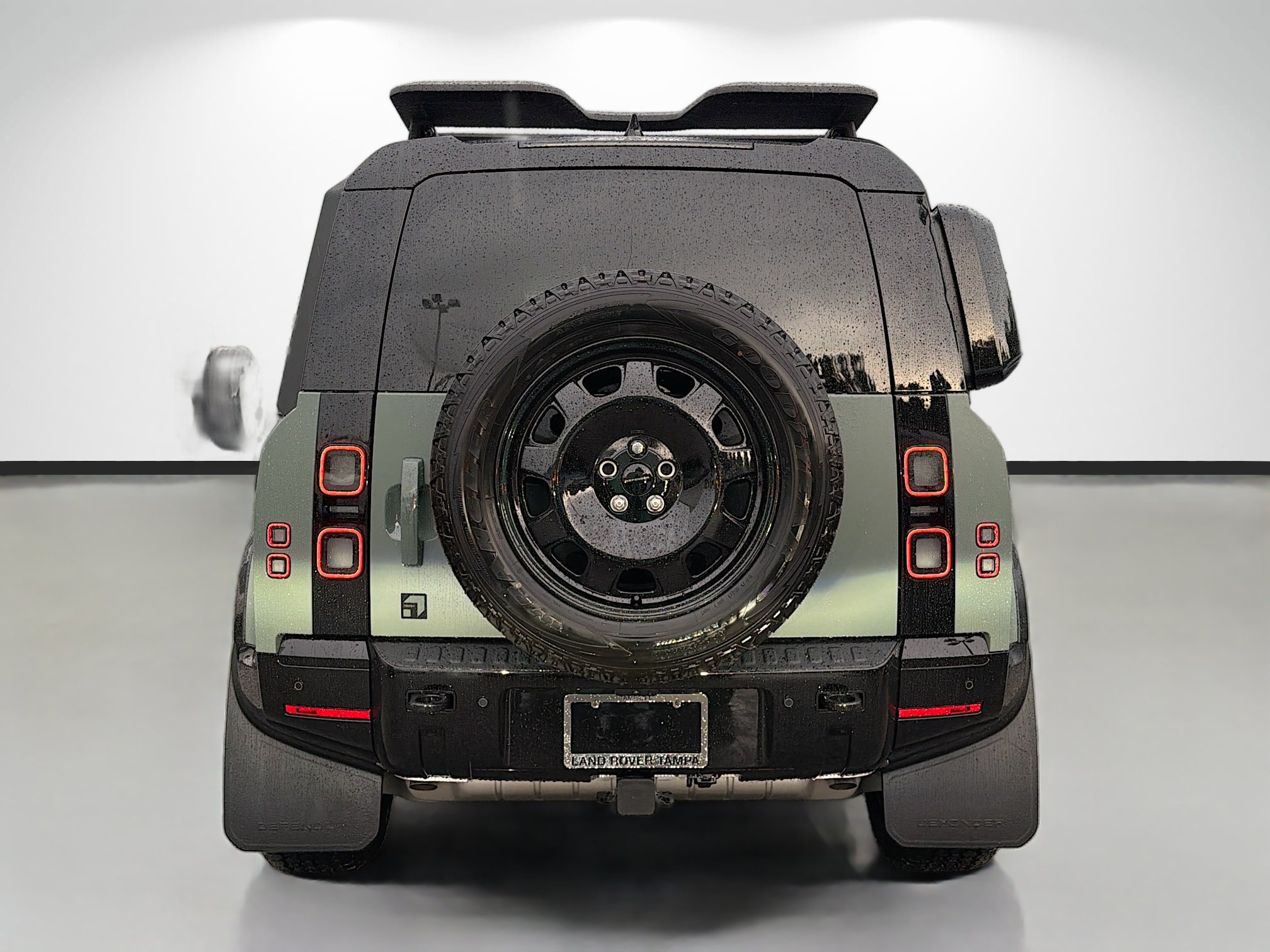 New 2026 Land Rover Defender 110 Trophy Edition AWD/4WD image 4