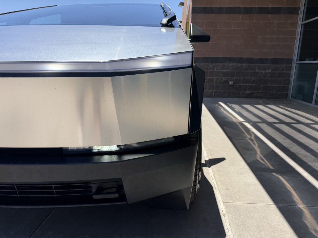 Used 2024 Tesla Cybertruck AWD Crew Cab image 11