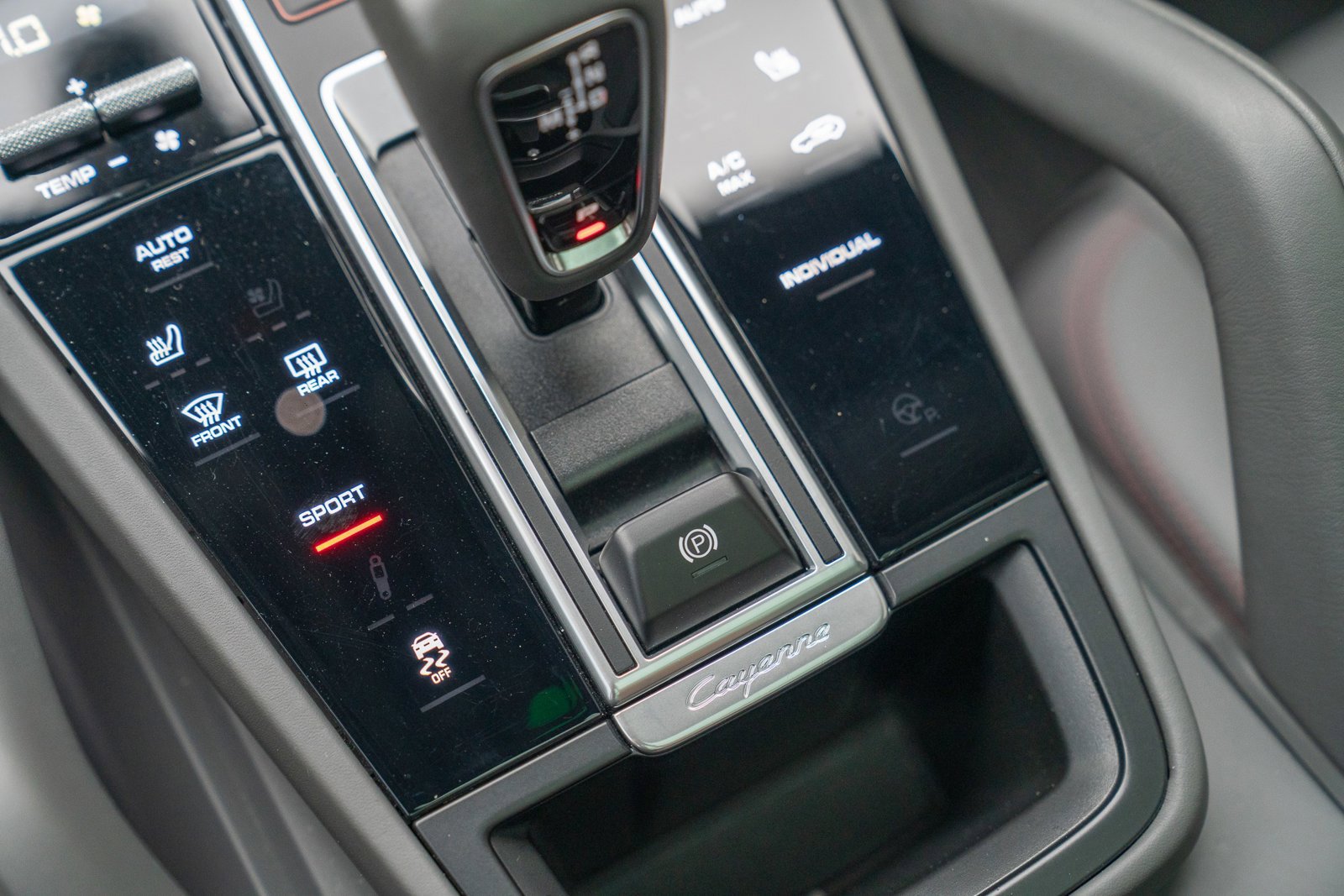 Used 2023 Porsche Cayenne image 21