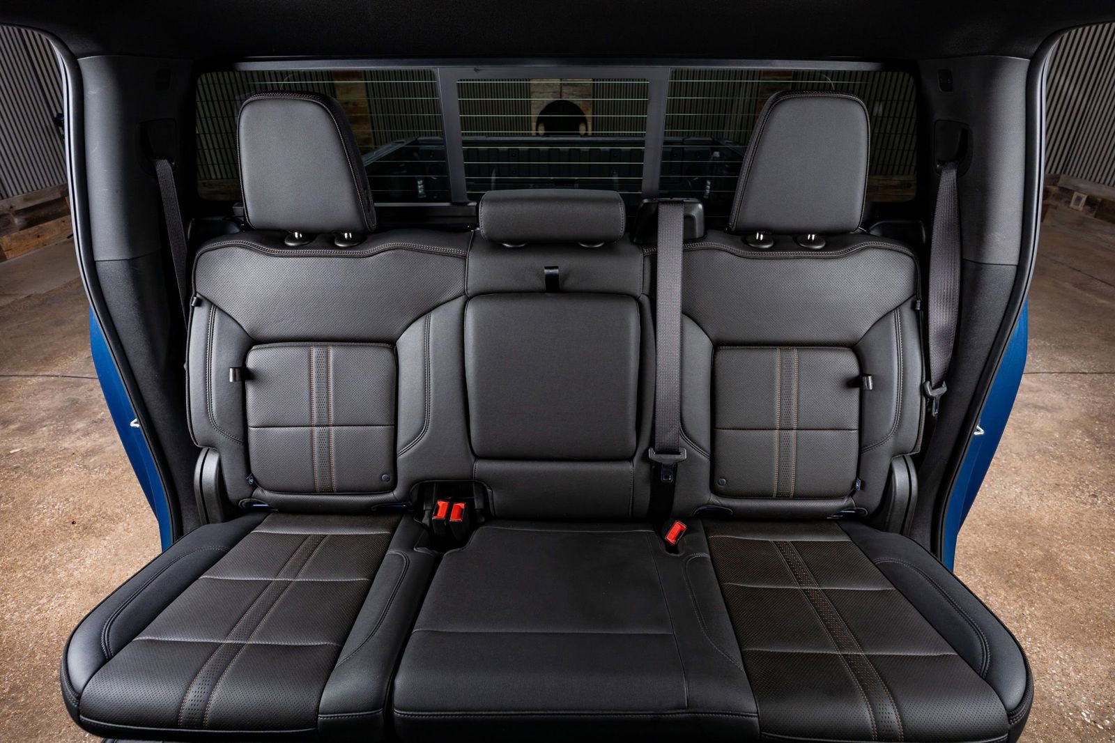 Used 2024 Chevrolet Silverado 2500 High Country w/ High Country Premium Package AWD/4WD image 35