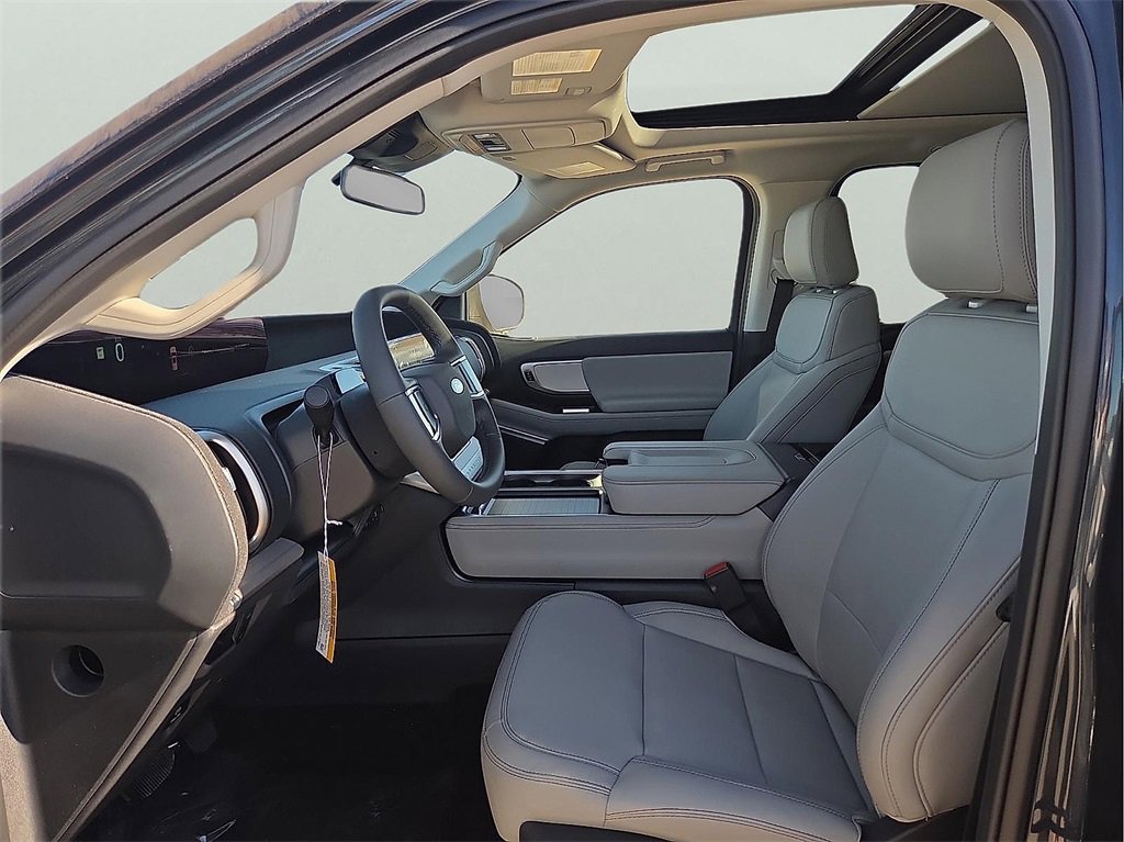 New 2025 Ford Expedition Active image 12