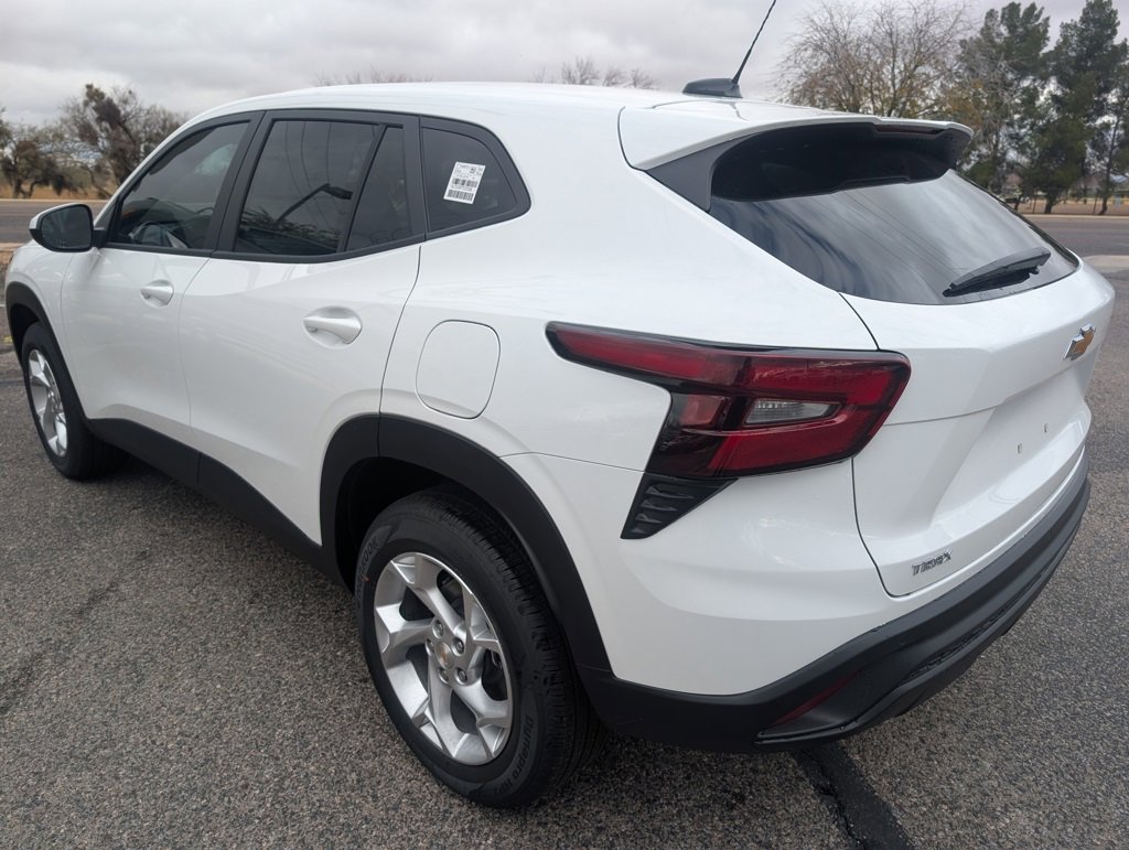 New 2026 Chevrolet Trax LS w/ LS Convenience Package image 3