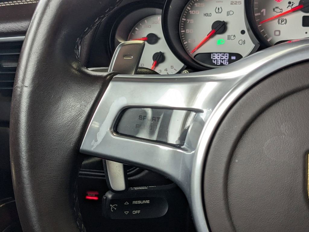 Used 2016 Porsche 911 Turbo S image 19