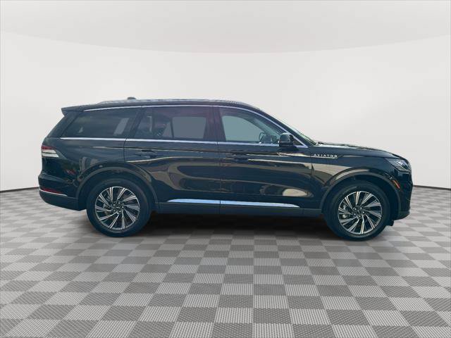 Used 2026 Lincoln Aviator AWD image 8