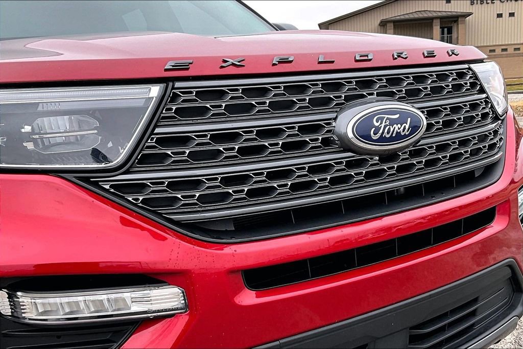 Used 2024 Ford Explorer XLT w/ Equipment Group 202A image 29