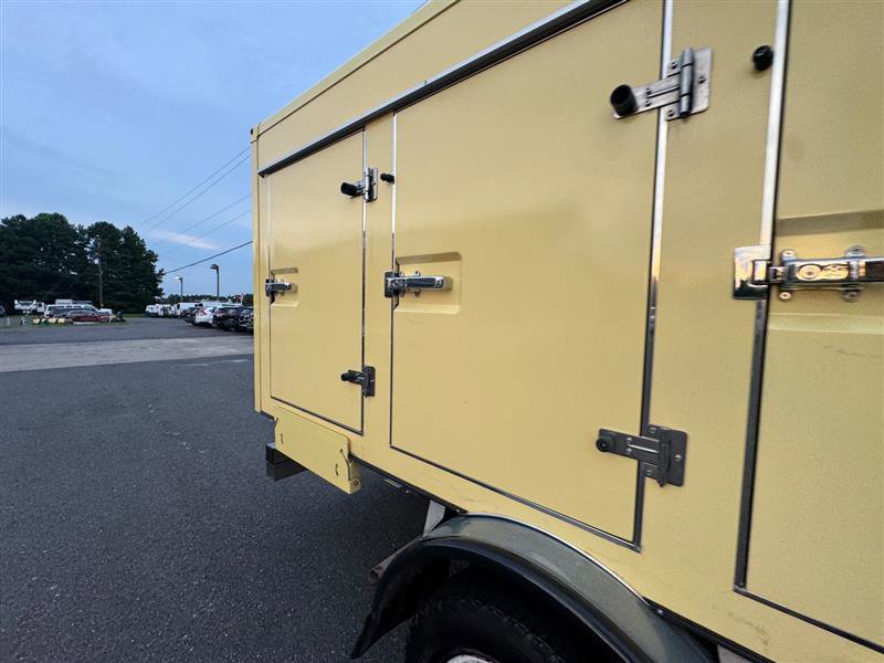 Used 2019 Ford E-450 and Econoline 450 Super Duty w/ Power Windows & Locks Group image 25