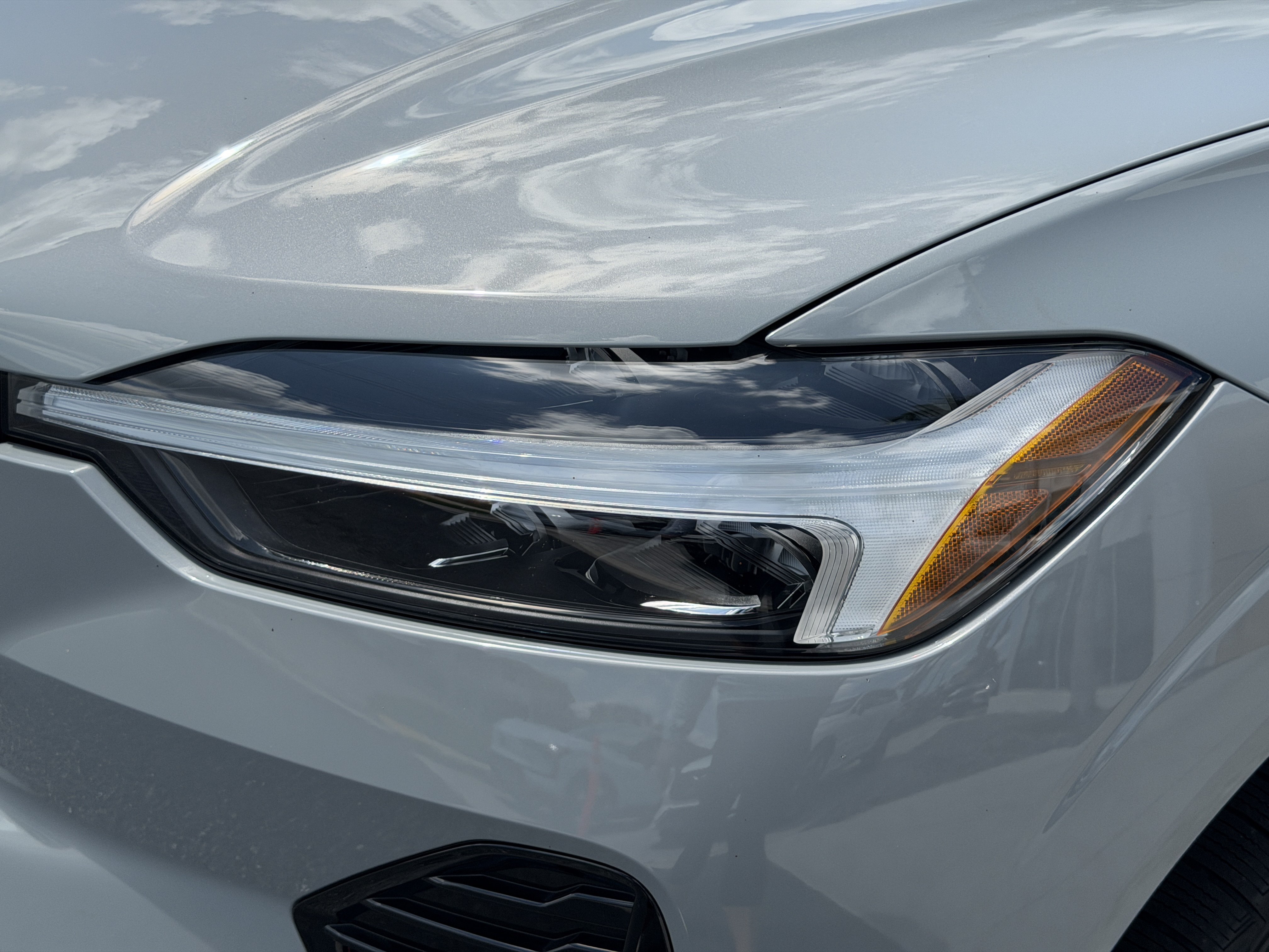 Certified 2024 Volvo XC60 B5 Plus w/ Protection Package Premier AWD/4WD image 8
