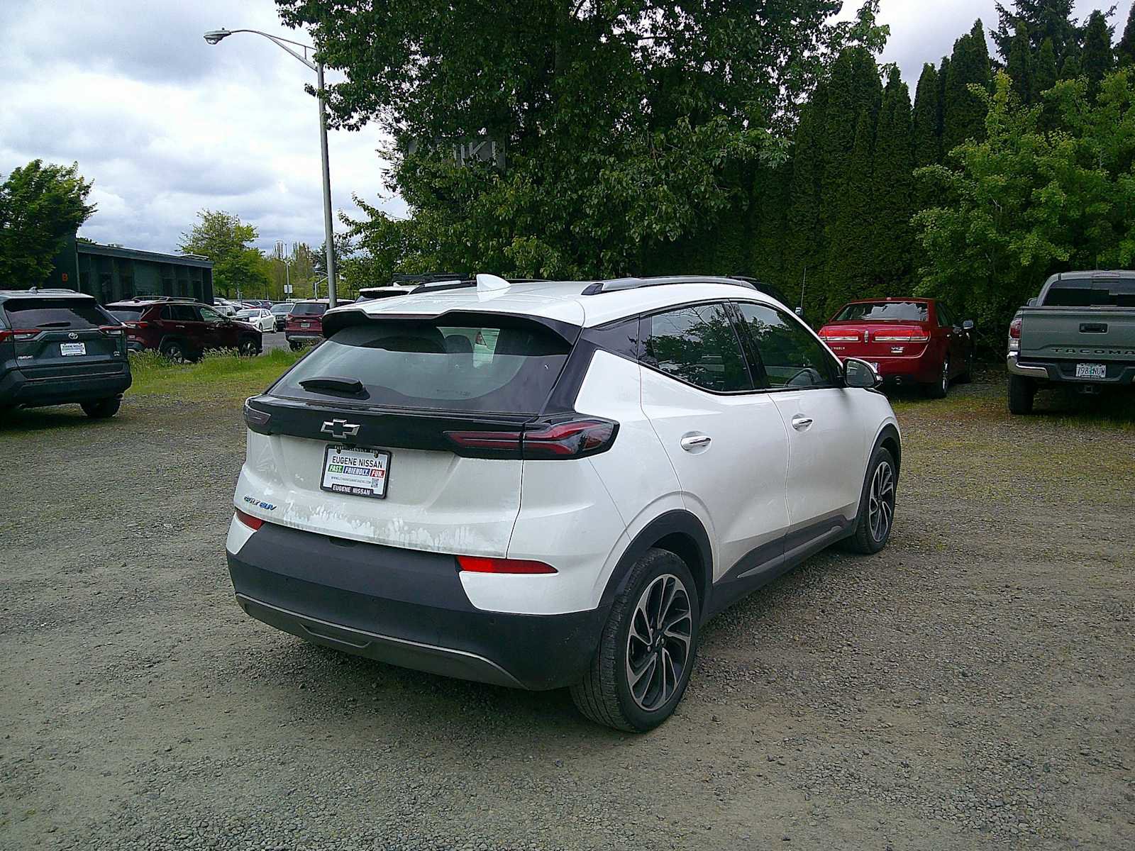 Used 2023 Chevrolet Bolt EUV Premier w/ Sun & Sound Package FWD image 5