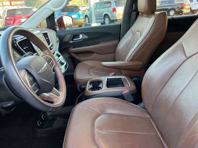 Used 2018 Chrysler Pacifica Limited w/ Tire & Wheel Group image 9