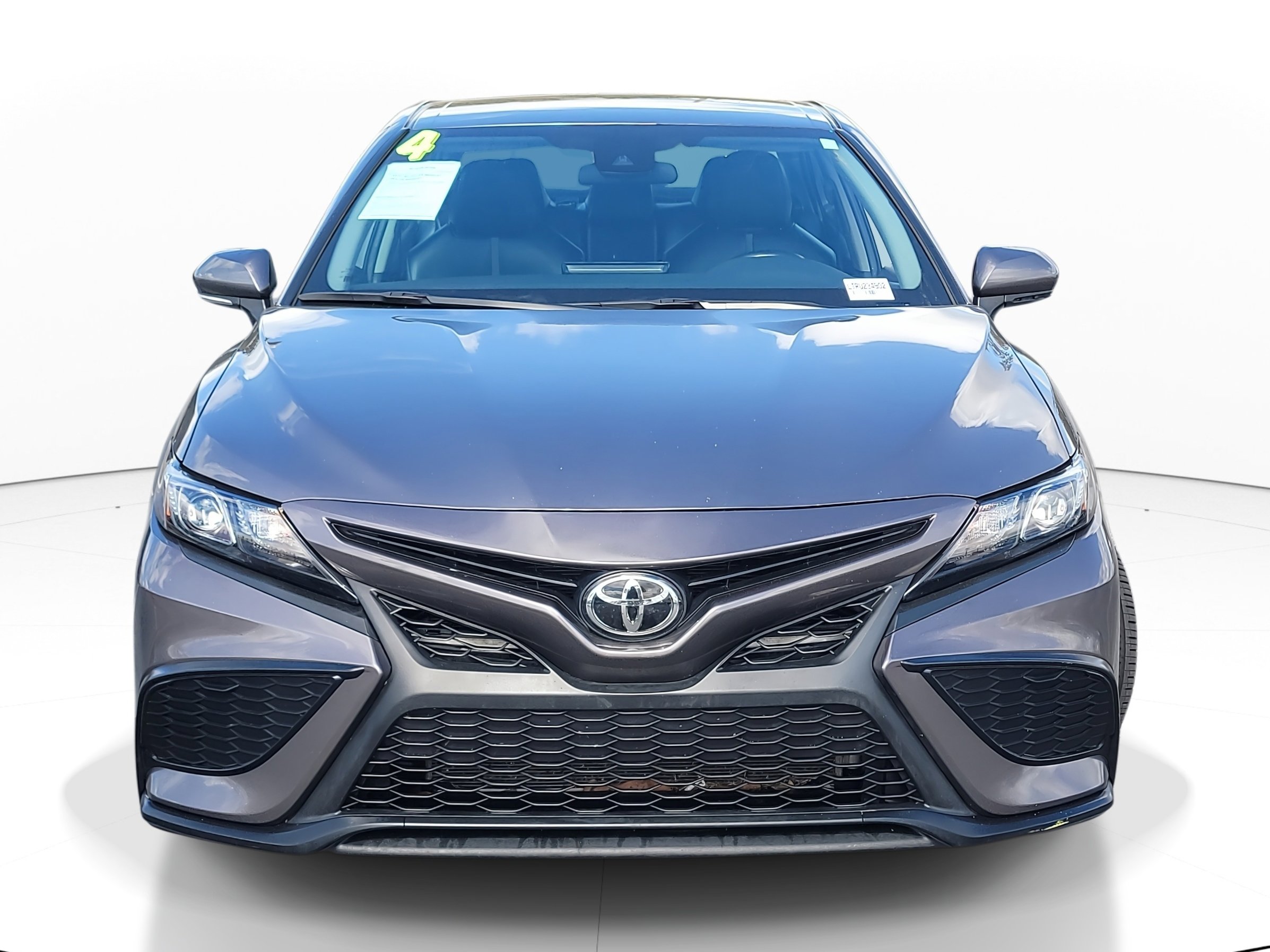 Used 2024 Toyota Camry SE image 2