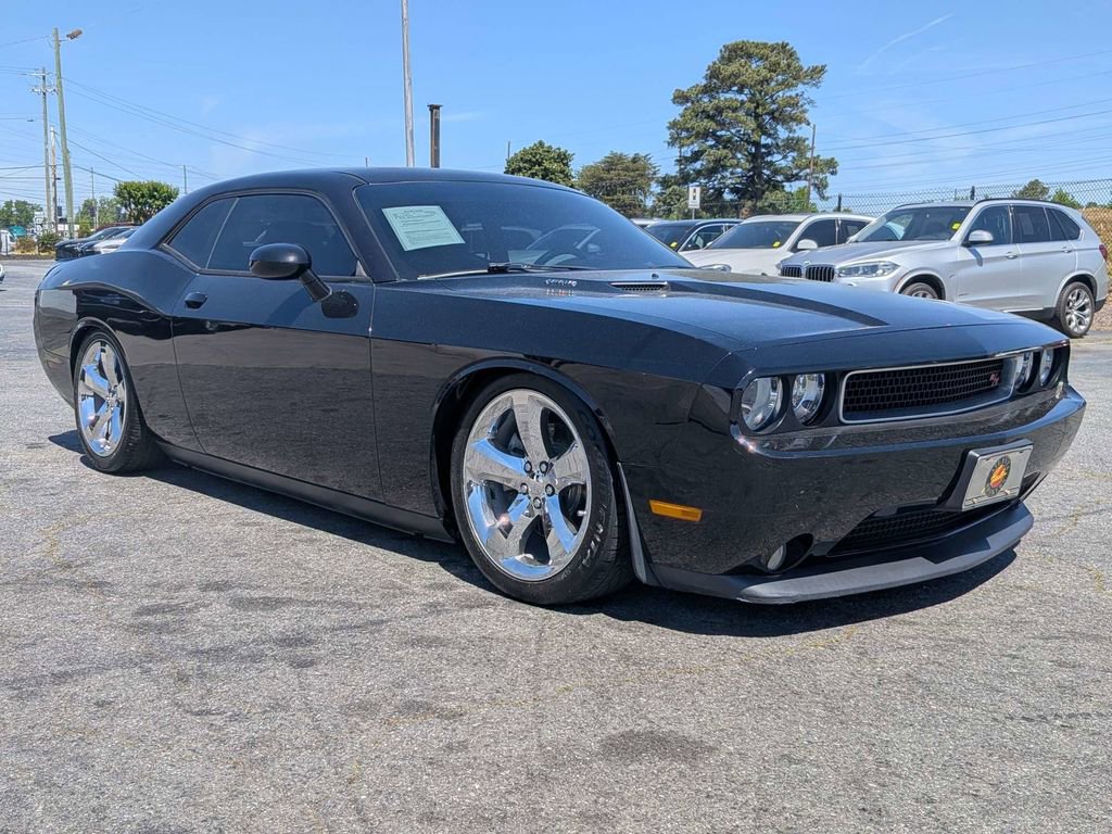 Used 2013 Dodge Challenger R/T RWD image 3