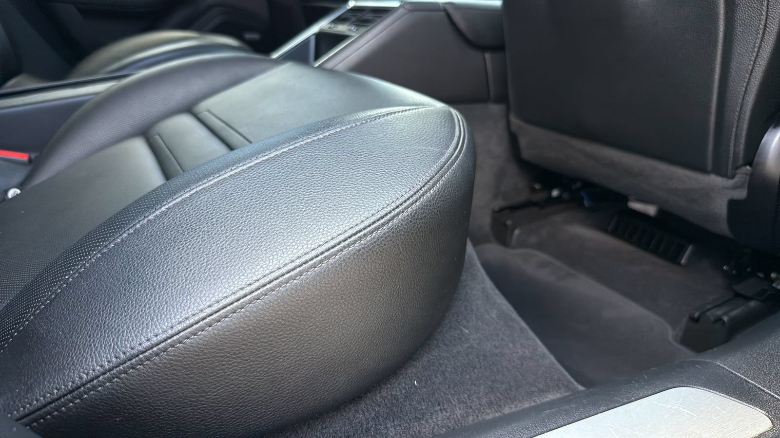 Used 2019 Porsche Panamera 4 AWD/4WD image 27