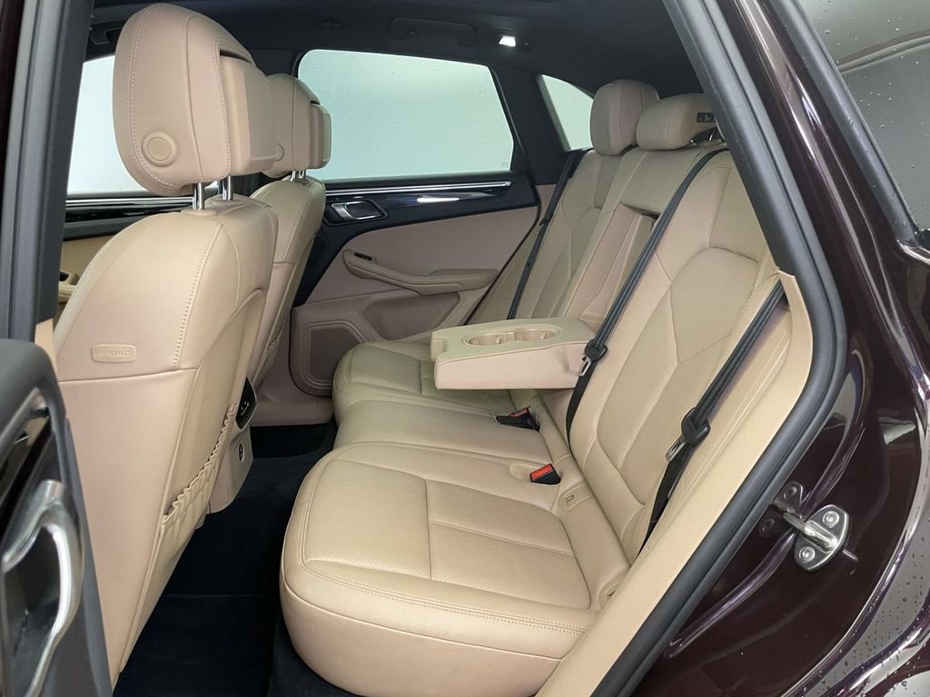 Certified 2023 Porsche Macan AWD/4WD image 19