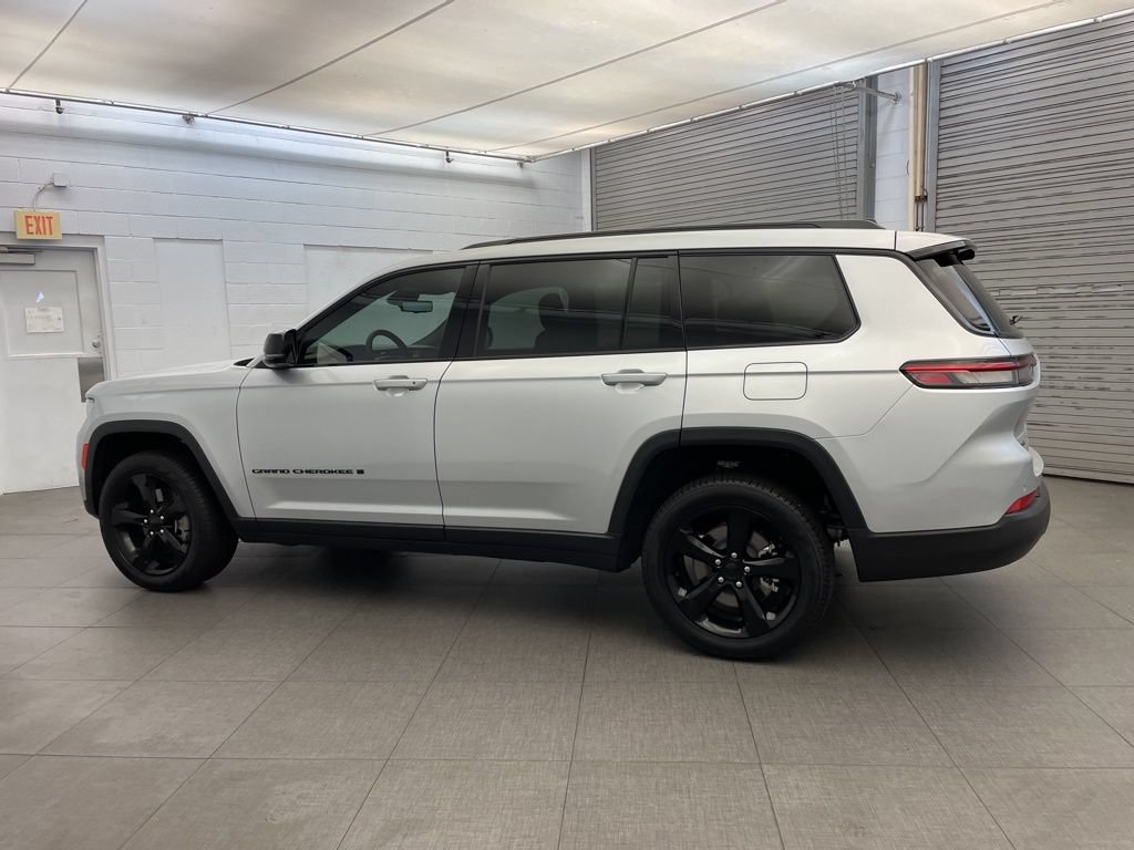 New 2025 Jeep Grand Cherokee L Limited w/ Luxury Tech Group II AWD/4WD image 8