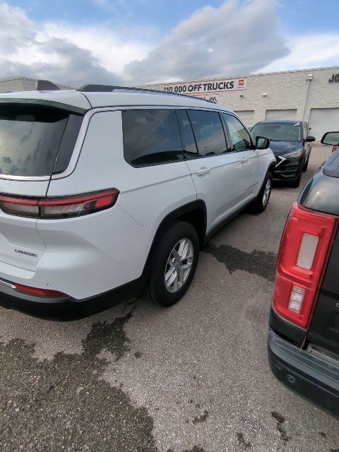 Used 2023 Jeep Grand Cherokee L Laredo image 7