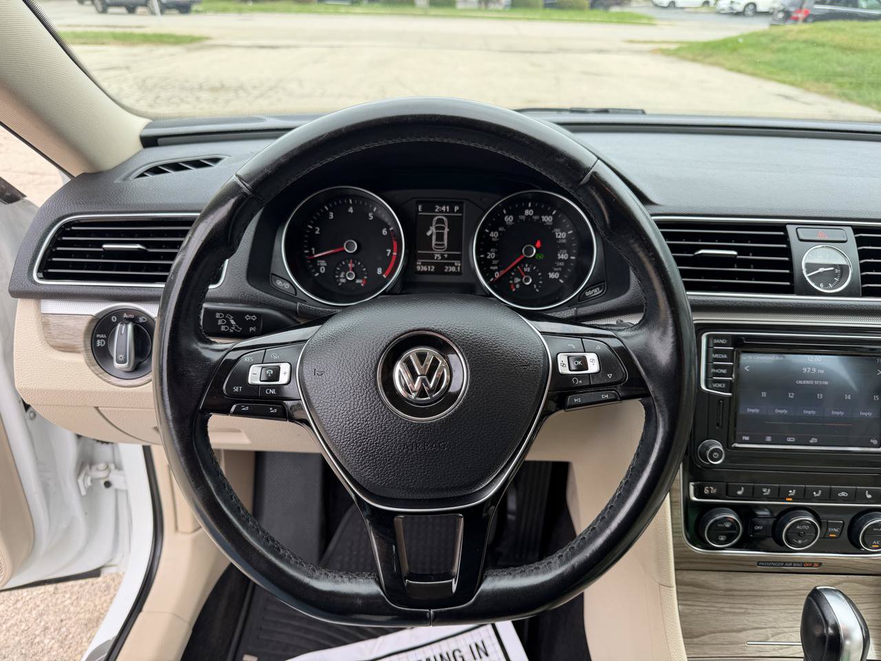 Used 2016 Volkswagen Passat 1.8T SE FWD image 17