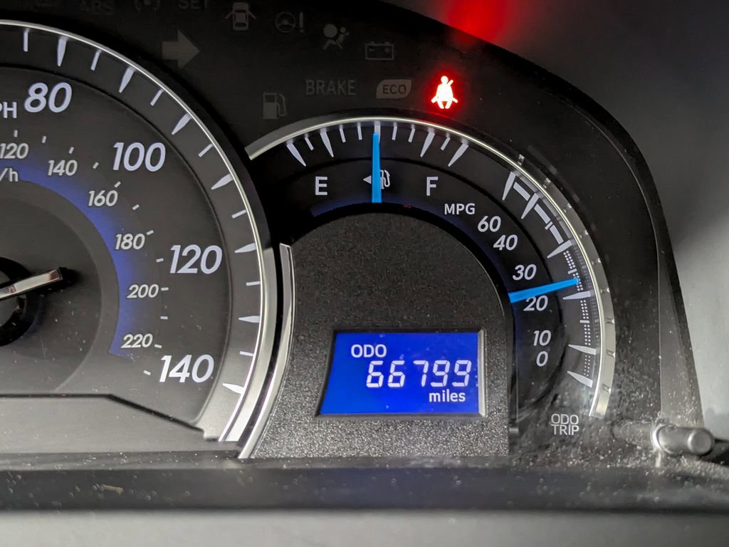 Used 2014 Toyota Camry XLE image 31