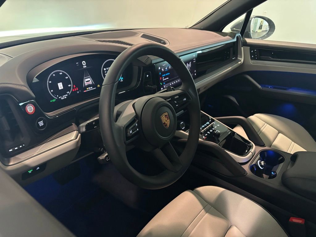 Certified 2025 Porsche Cayenne AWD/4WD image 12