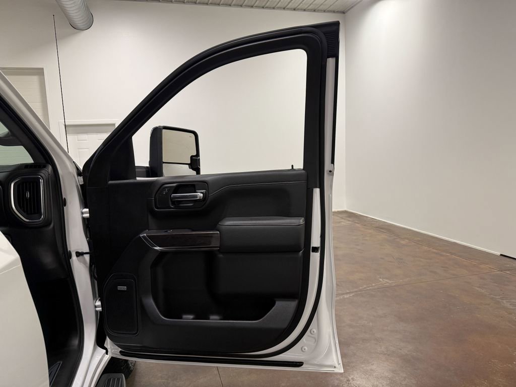Used 2021 Chevrolet Silverado 1500 LTZ w/ LTZ Premium Package AWD/4WD image 63