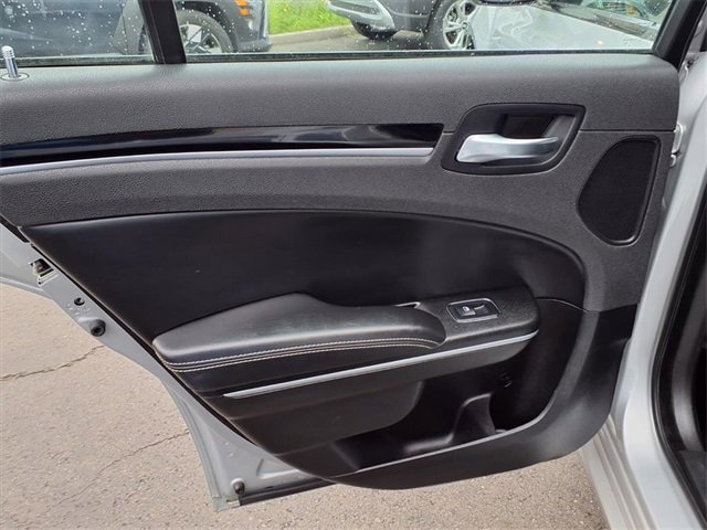 Used 2023 Chrysler 300 S image 8