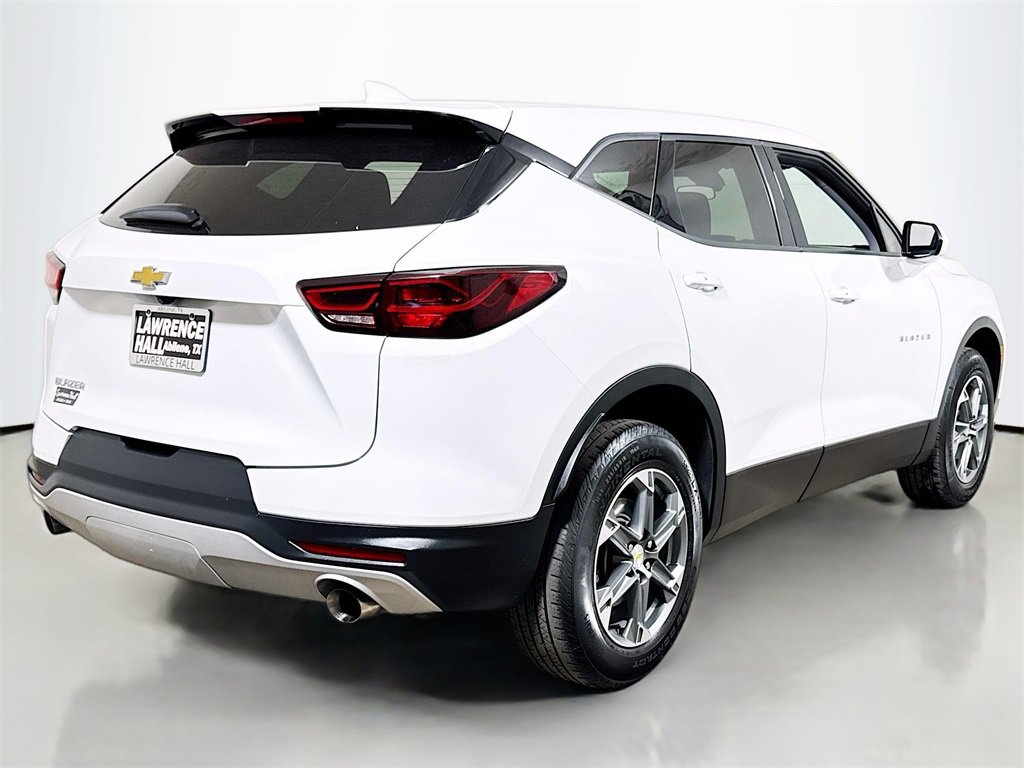 Used 2023 Chevrolet Blazer LT w/ Driver Confidence Package image 4
