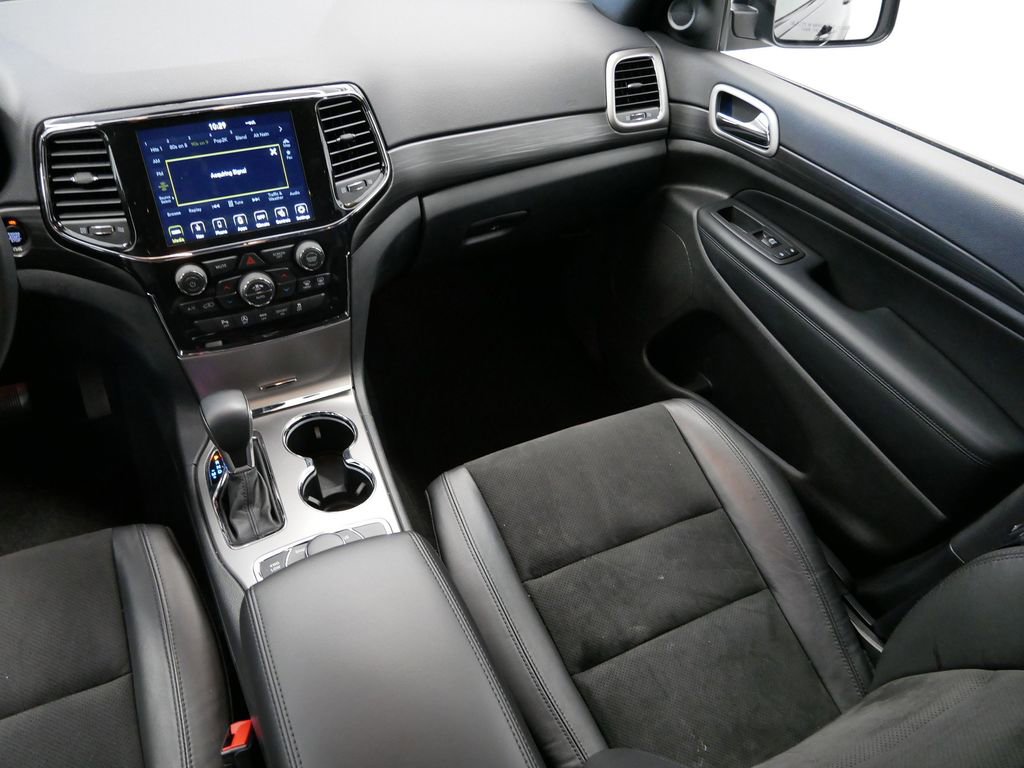 Certified 2022 Jeep Grand Cherokee Laredo X image 18