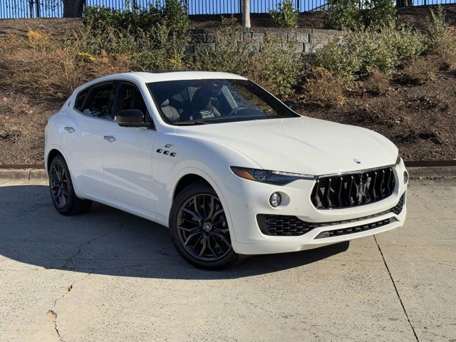 Used 2024 Maserati Levante GT Ultima image 1