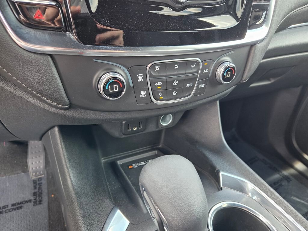 Certified 2023 Chevrolet Traverse LT FWD image 26