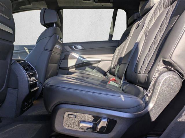 New 2026 BMW X7 M60i image 17