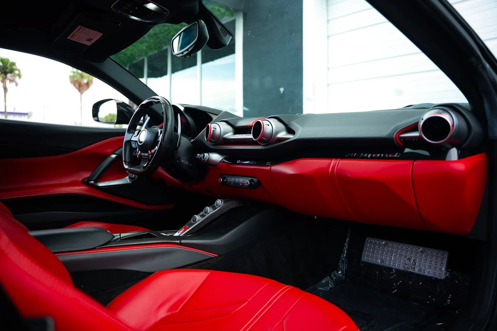 Used 2019 Ferrari 812 Superfast RWD image 17