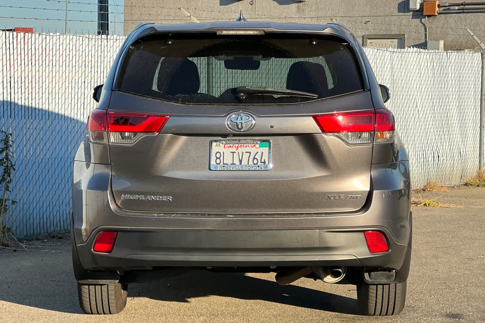 Used 2019 Toyota Highlander XLE AWD/4WD image 4