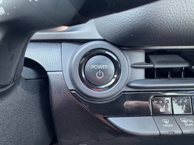 Used 2025 Toyota Crown Signia image 31