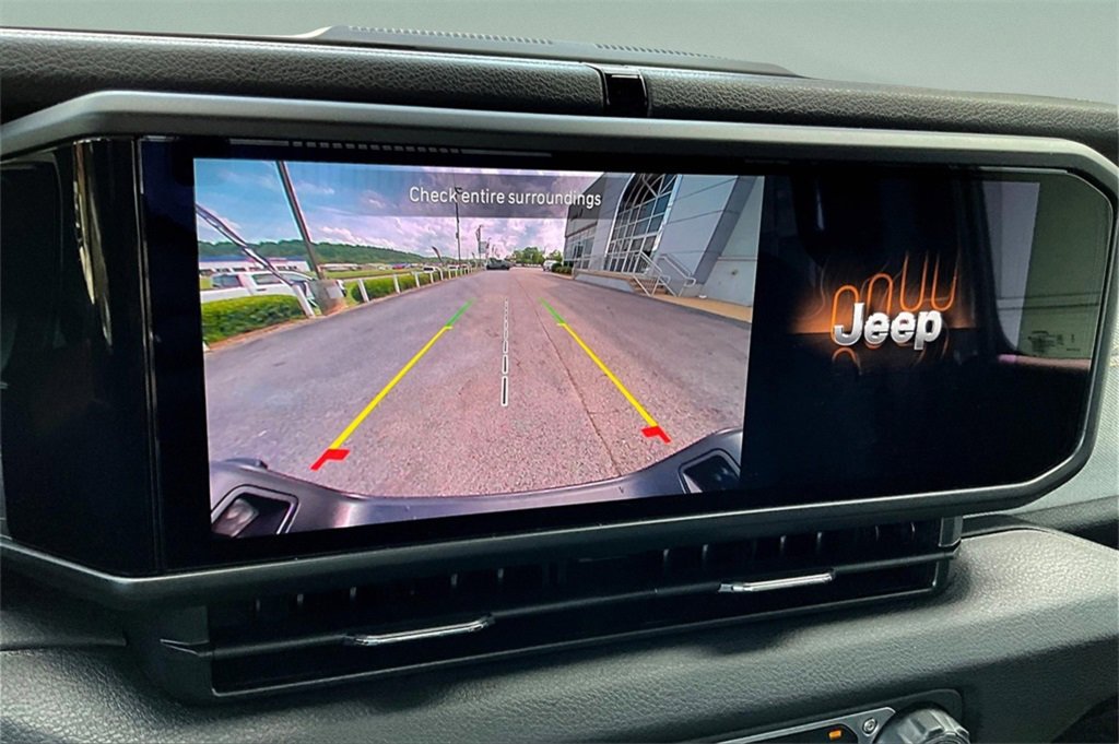 New 2025 Jeep Gladiator Sport image 21